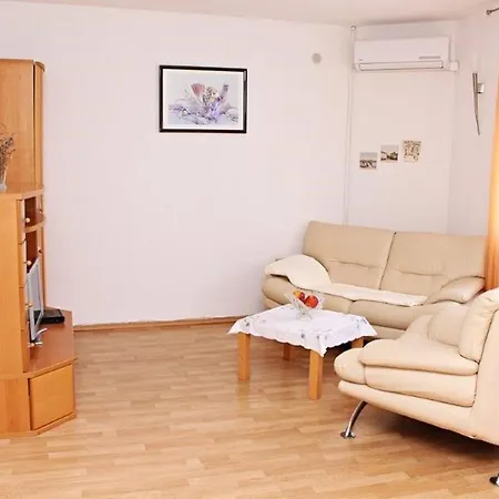 One-bedroom In Zadar I Дикло